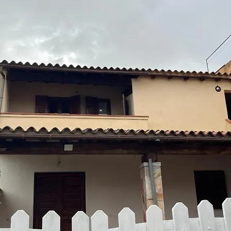 Centro - Casa Li Piri Apartment *